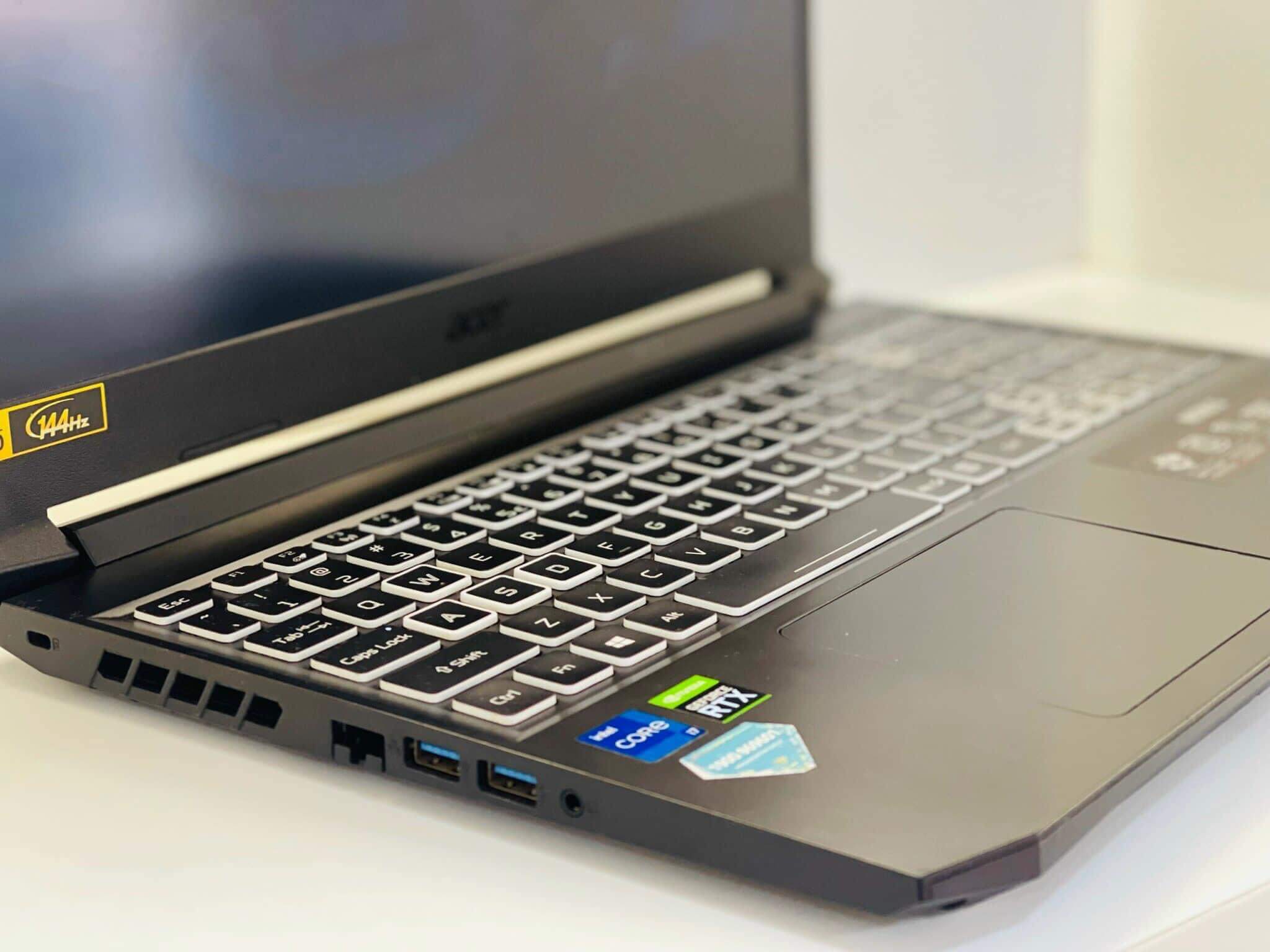 Acer nitro 5 AN517 - 52